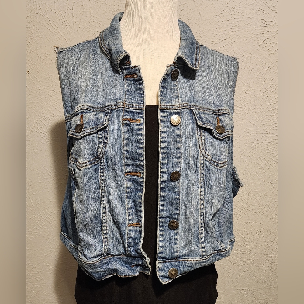 Torrid Women's Blue Jean Denim Vest. Size 2X.